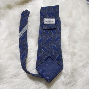 Valentino tie